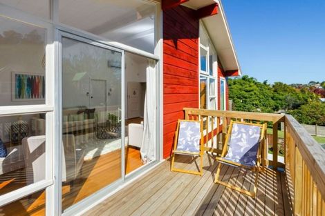 Photo of property in 1/12 Munstead Place, Hillcrest, Auckland, 0627