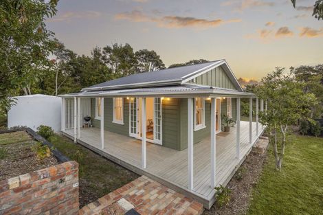 Photo of property in 1223 Old North Road, Helensville, 0875