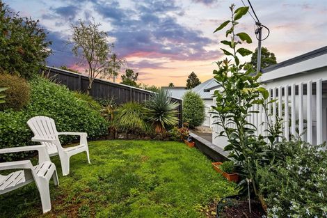 Photo of property in 68a Colwill Road, Massey, Auckland, 0614