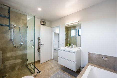 Photo of property in 8 Glen Dene Crescent, Wanaka, 9305