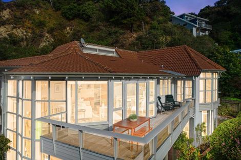 Photo of property in 16a Ferry Street, Seatoun, Wellington, 6022