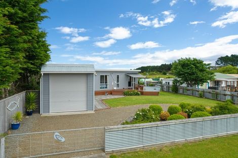 Photo of property in 11 Ramona Avenue, Waitarere Beach, Levin, 5510