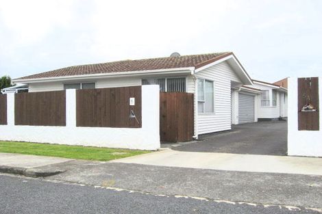 Photo of property in 2/5 Kowhai Avenue, Mangere Bridge, Auckland, 2022