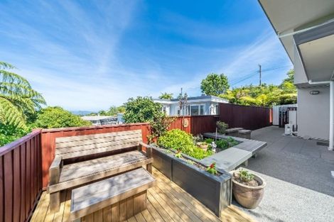 Photo of property in 21 Poto Road, Normandale, Lower Hutt, 5010
