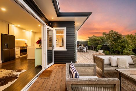 Photo of property in 15 Gillean Street, Havelock North, 4130
