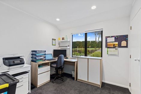 Photo of property in 135r Waikite Road, Welcome Bay, Tauranga, 3175