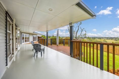 Photo of property in 456 Don Buck Road, Massey, Auckland, 0614