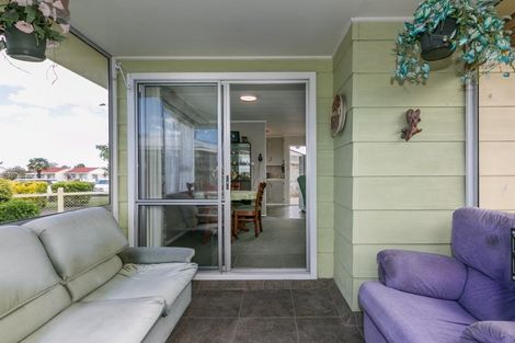 Photo of property in 1/22 Oxford Street, Taradale, Napier, 4112