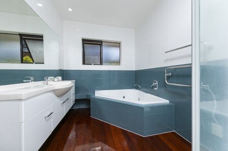 Photo of property in 1/180 Manuka Road, Bayview, Auckland, 0629