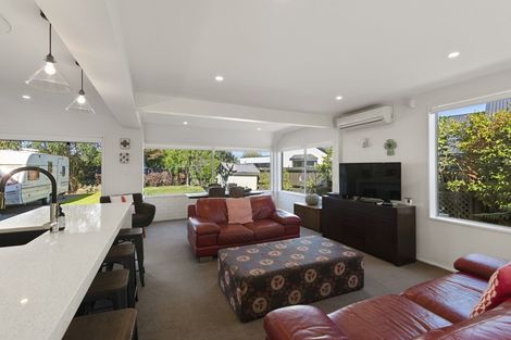 Photo of property in 120 Royal Park Drive, Parklands, Christchurch, 8083