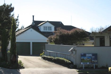 Photo of property in 5 Mcilwaine Place, Marton, 4710