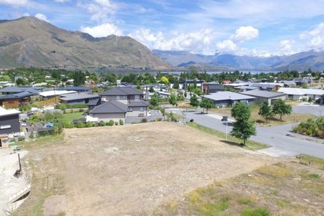 Photo of property in 4 Hoheria Rise, Wanaka, 9305