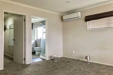 Photo of property in 9 Breon Place, Flat Bush, Auckland, 2016