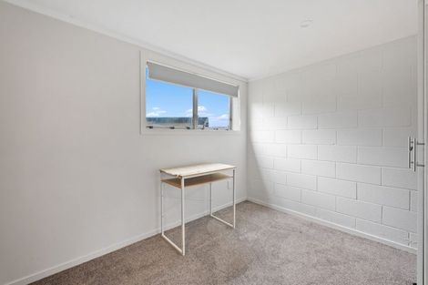 Photo of property in 18 Borrowdace Avenue, Botany Downs, Auckland, 2010