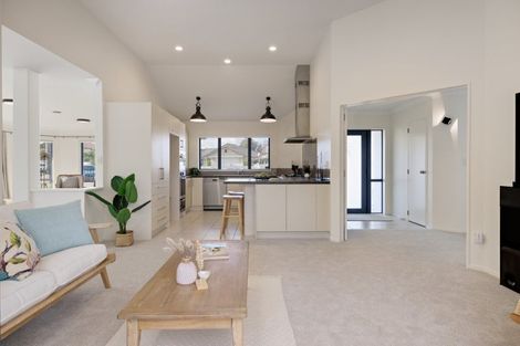 Photo of property in 16 Palm Beach Boulevard, Papamoa Beach, Papamoa, 3118