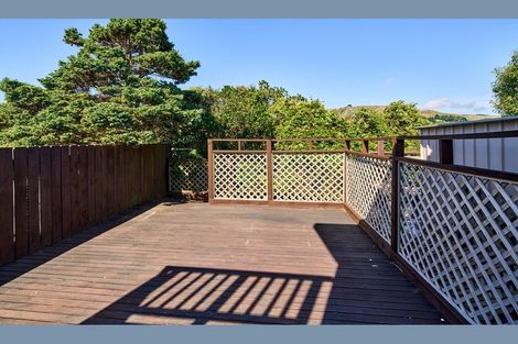Photo of property in 17 Rembrandt Avenue, Tawa, Wellington, 5028