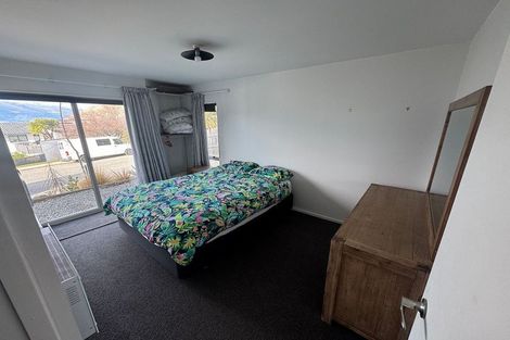 Photo of property in 46 Wynyard Crescent, Fernhill, Queenstown, 9300