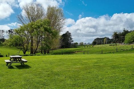Photo of property in 1777 State Highway 16, Helensville, 0875
