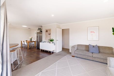Photo of property in 15 Blowers Place, Halswell, Christchurch, 8025