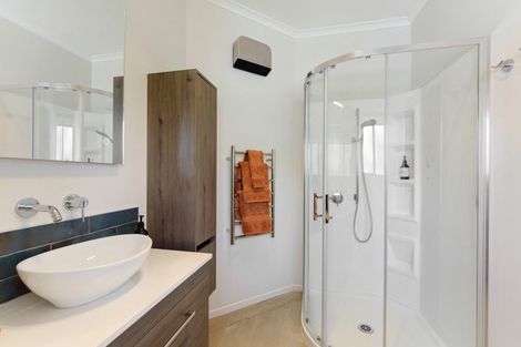 Photo of property in 11 Island View Terrace, Waikanae Beach, Waikanae, 5036