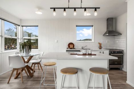 Photo of property in 55 Larnoch Road, Henderson, Auckland, 0610