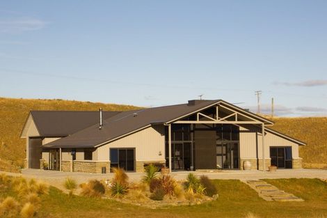 Photo of property in 211 Mcarthur Road, Springvale, Alexandra, 9391