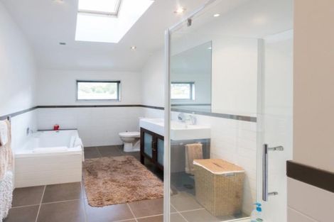 Photo of property in 15 Jessies Crescent, Wanaka, 9305