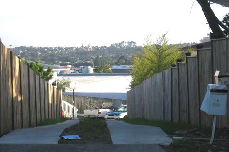Photo of property in 2/71 Bruce Road, Glenfield, Auckland, 0629