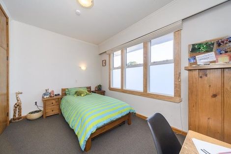 Photo of property in 6 Innes Place, Roslyn, Palmerston North, 4414