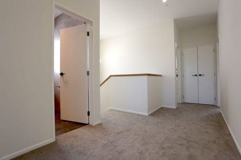 Photo of property in 1a Kirkdale Place, Northcross, Auckland, 0632