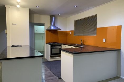 Photo of property in 2 Doone Place, Massey, Auckland, 0614