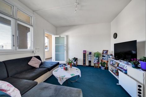 Photo of property in Devonport Apartments, 50/127 Saint Aubyn Street, New Plymouth, 4310
