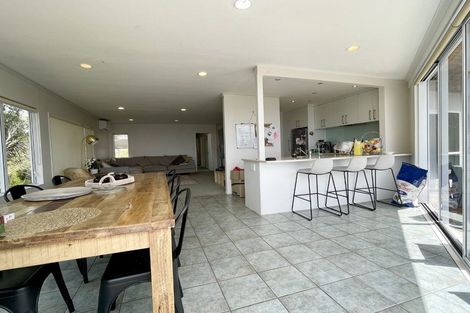 Photo of property in 4 Portal Place, Murrays Bay, Auckland, 0630