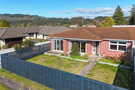 Photo of property in 3a Peace Street, Fenton Park, Rotorua, 3010