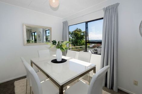 Photo of property in 16 Santiago Crescent, Unsworth Heights, Auckland, 0632