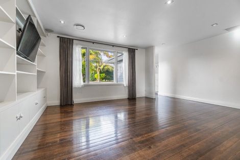 Photo of property in 13 Amberley Avenue, Te Atatu South, Auckland, 0610