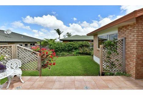 Photo of property in 15 Kath Hopper Drive, Orewa, 0931
