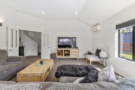 Photo of property in 2 Endeavour Drive, Whitby, Porirua, 5024