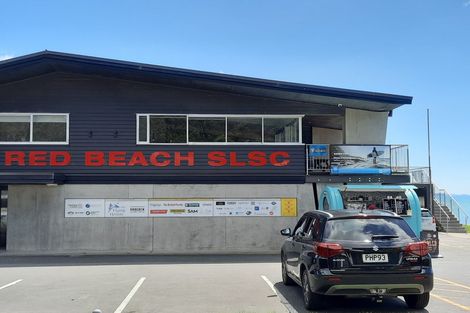 Photo of property in 28 Chelverton Terrace, Red Beach, 0932