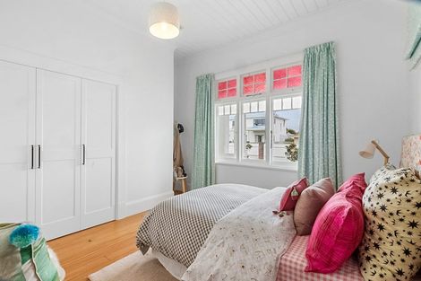 Photo of property in 68 Wallace Place, Westown, New Plymouth, 4310