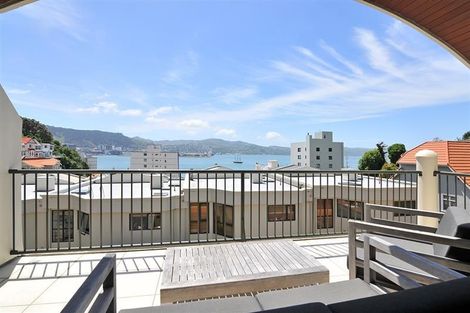 Photo of property in 10/22u Oriental Terrace, Oriental Bay, Wellington, 6011
