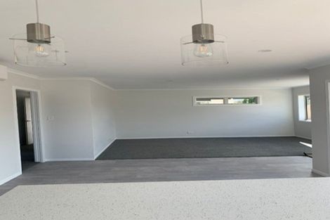 Photo of property in 4 Van Baarle Close, Carterton, 5713