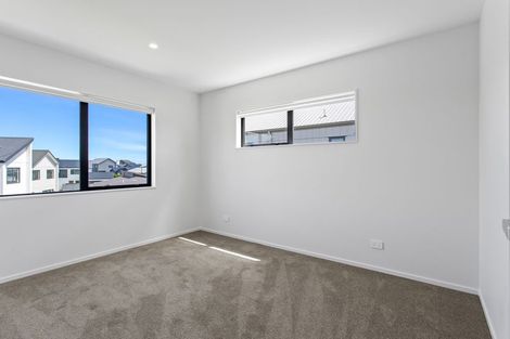 Photo of property in 3 Aquamarine Road, Rosehill, 2113