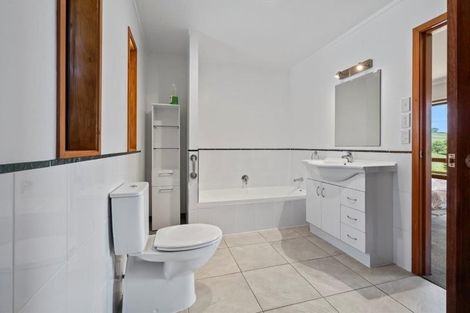 Photo of property in 87 Hurndall Street East, Maungaturoto, 0520