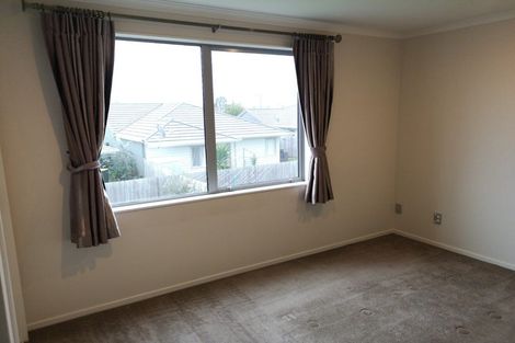 Photo of property in 10 Puweto Avenue, Takanini, 2112