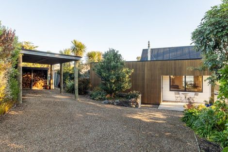 Photo of property in 4 James Drive, Diamond Harbour,  8971