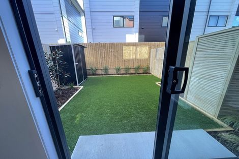 Photo of property in 8/19 Karamu Street, Te Atatu Peninsula, Auckland, 0610