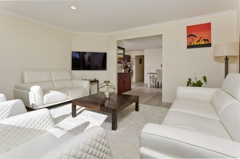 Photo of property in 5 Apsley Rise, Henderson, Auckland, 0612