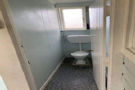 Photo of property in 32 Ngahina Street, Marton, 4710