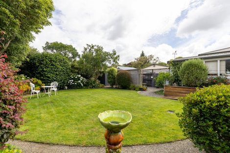 Photo of property in 11 Manapouri Crescent, Hokowhitu, Palmerston North, 4410